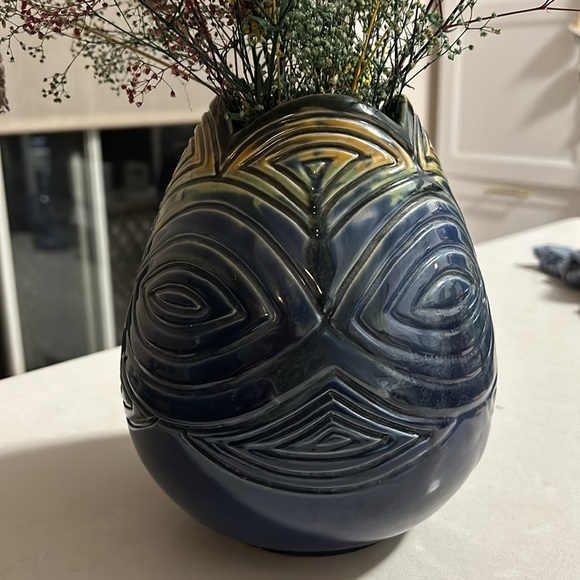 Cera Cuba Porcelain or ceramic Vase 7.5” high - Picture 7 of 17